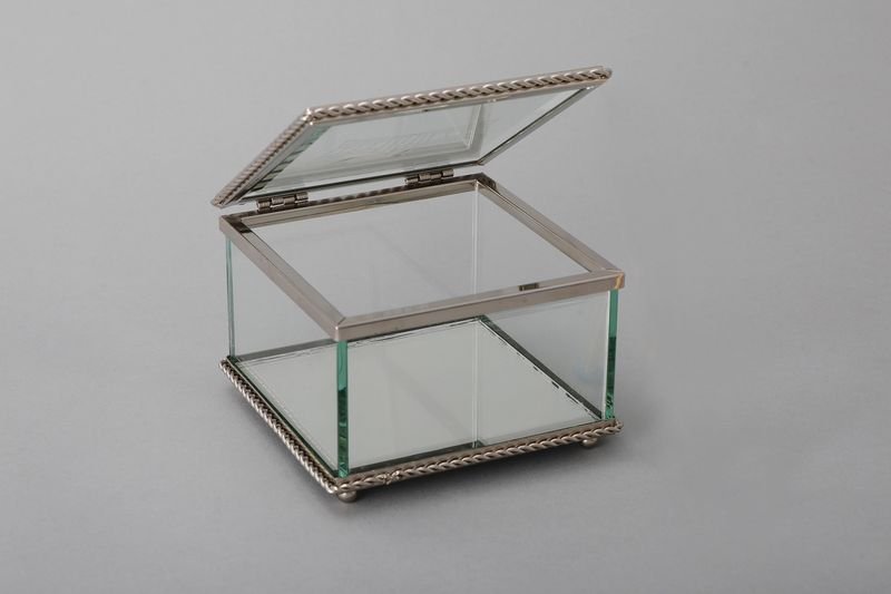 Glass Crown Logo Box - Schoppy's Since 1921