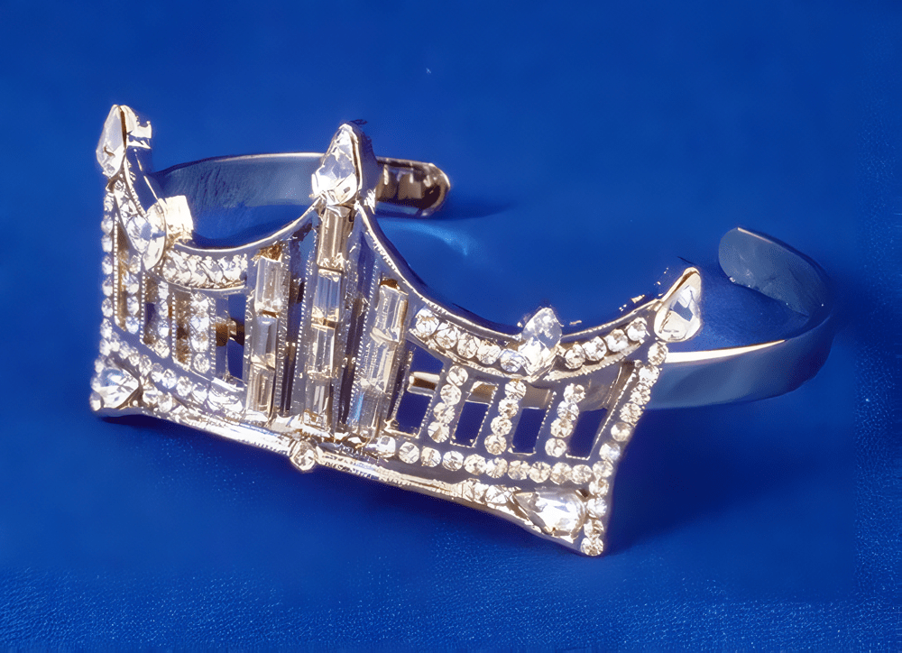 Rhinestone Crown Bracelet - Schoppy&